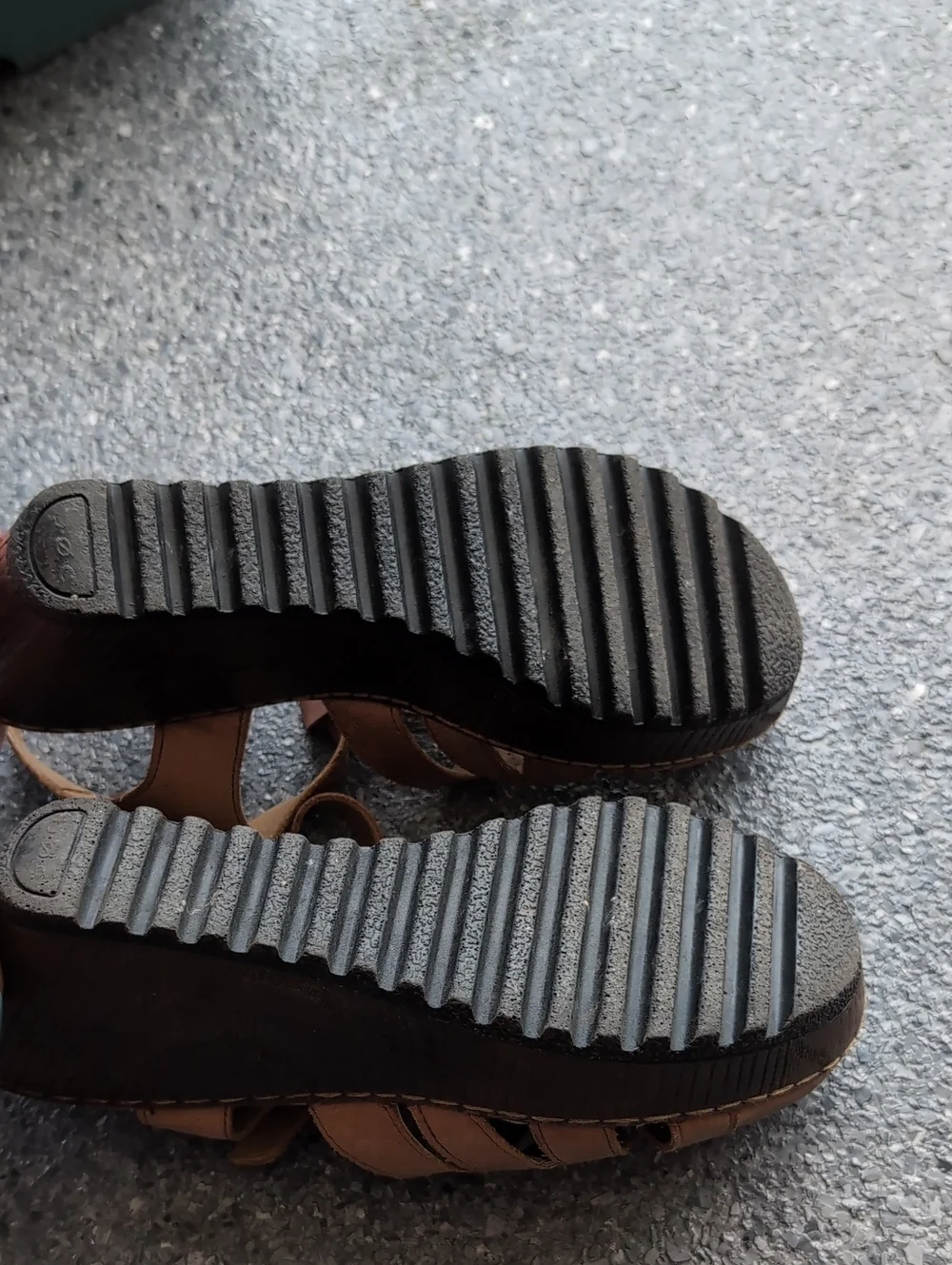 b.o.c. Tan Lizzie Wedges - Picture 6 of 6